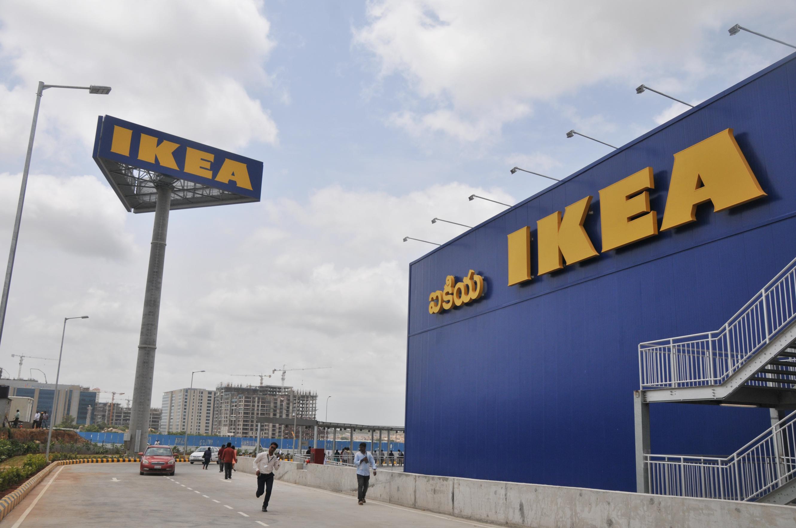 హైదరాబాద్‌ ఐకియా స్టోర్‌లో మహిళపై జాత్యహంకార వివక్ష!.. సోషల్ మీడియాలో