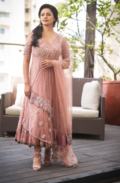 Pooja Kumar Photo Shoot pics