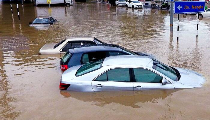 Flood vehicle tips for travelers