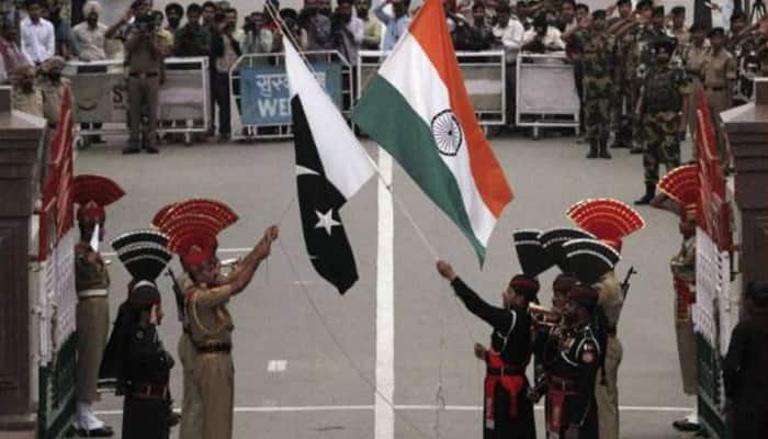 13 indian diplomatic envoy returned from pakistan with family
