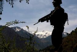 Army foiled an infiltration bid in Nowgam sector, Four soldiers injured