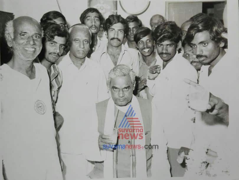 vajpayee and  his father studyed together in law college