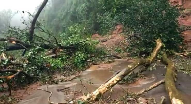 Heavy land slide in Kodagu hills and transport cut