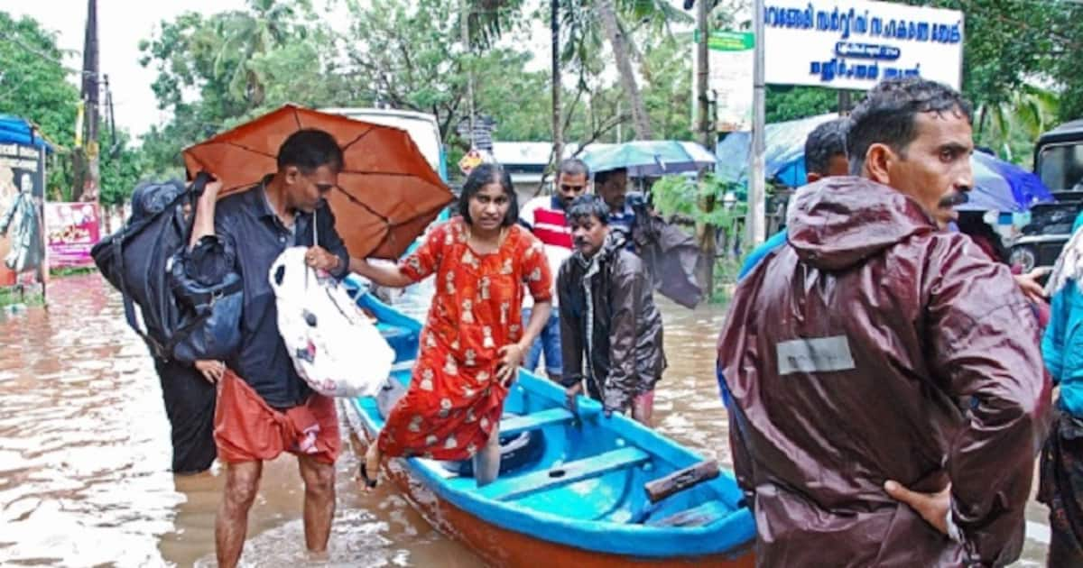 Kerala Floods: RSS's Social Service In Full Swing With 10,000 ...