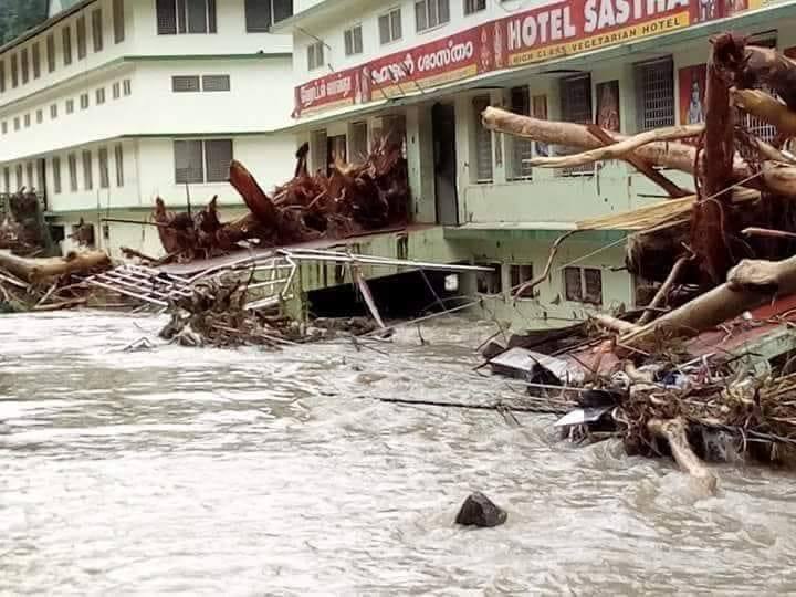 Hundred crore worth building destroyed by the flood in sabarimalai