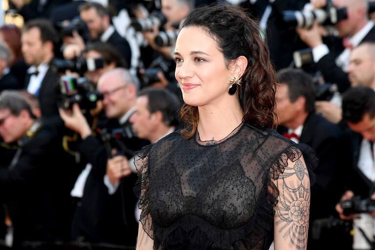 asia argento called assault and rectify this issues outside of the court