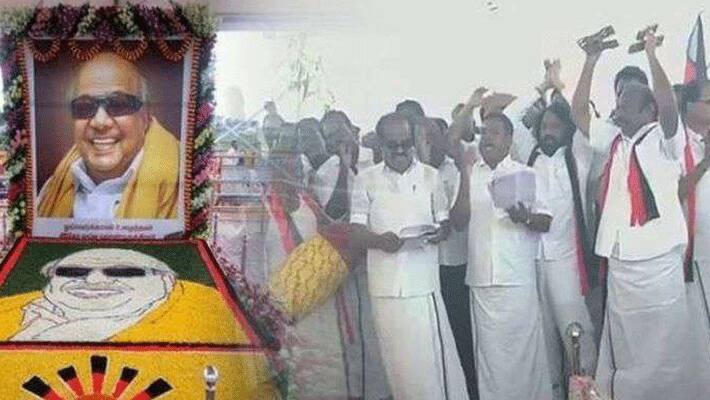Senior DMK leader E.V.Velu creates ripples singing bhajans at karunanidhi