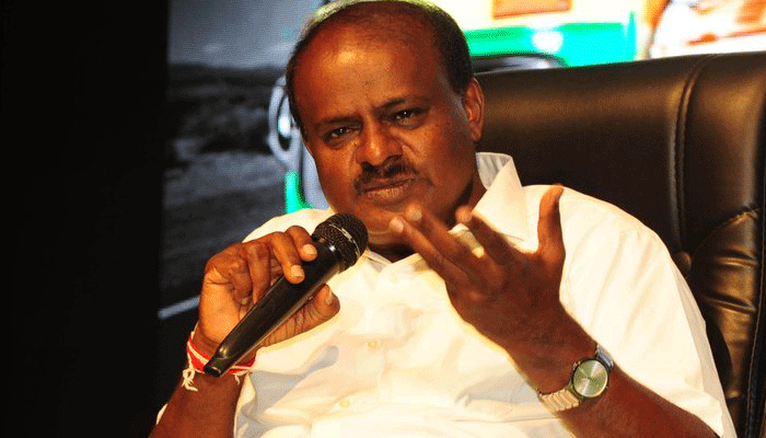 Karnataka Chief Minister Kumaraswamy promises complete loan waiver to farmers by December 31 Karnataka Chief Minister Kumaraswamy promises complete loan waiver to farmers by December 31