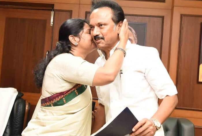 stalin got wishes from his chiththi Rajathi ammal