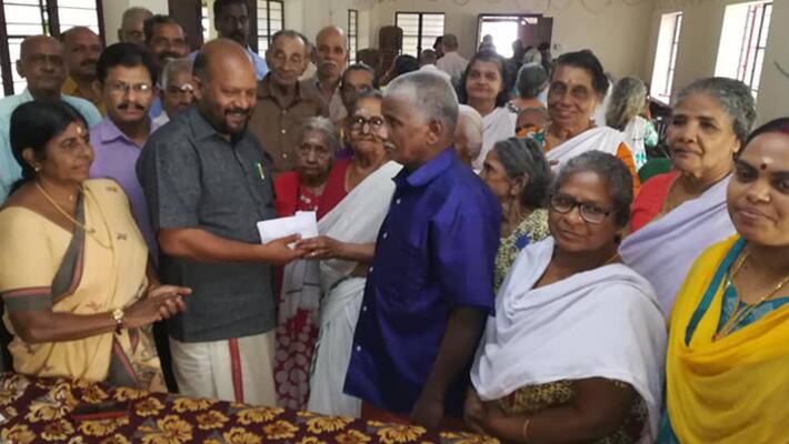 facebook post of vs sunilkumar about donation from old age home at thrissur to cms flood relief fund facebook post of vs sunilkumar about donation from old age home at thrissur to cms flood relief fund