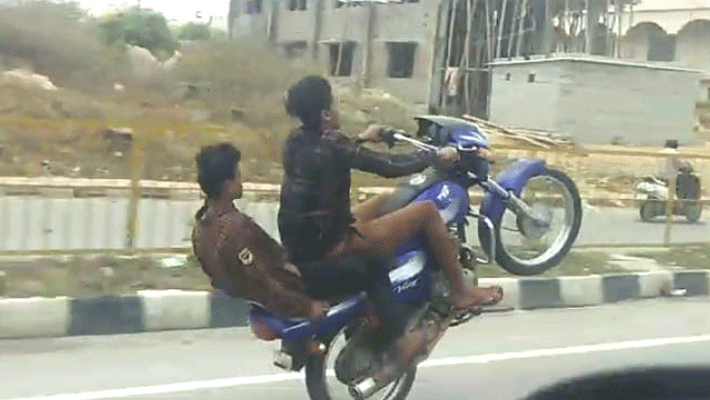 Bike stunt turns fatal three students die as two wheelers collide at Bengaluru Bike stunt turns fatal three students die as two wheelers collide at Bengaluru
