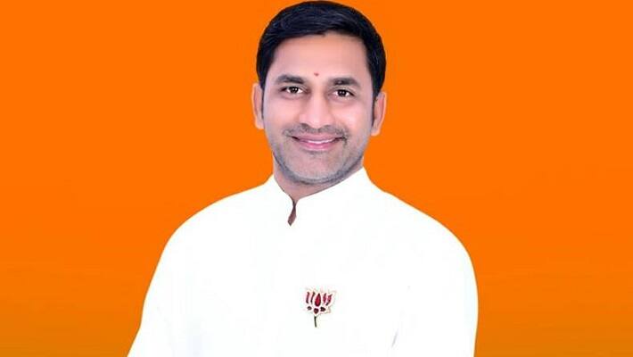 BS Yeddyurappa to become CM soon says Hassan JDS MLA Pretham Gowda BS Yeddyurappa to become CM soon says Hassan JDS MLA Pretham Gowda
