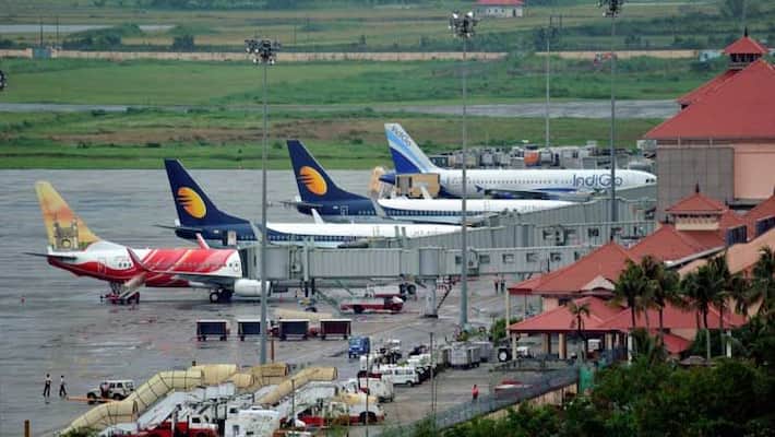 Rain Two planes landed at Nedumbassery airport unable to land at Mangalore and Karipur Rain Two planes landed at Nedumbassery airport unable to land at Mangalore and Karipur