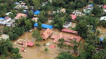 Kerala Floods: Catholic priest Jama Masjid