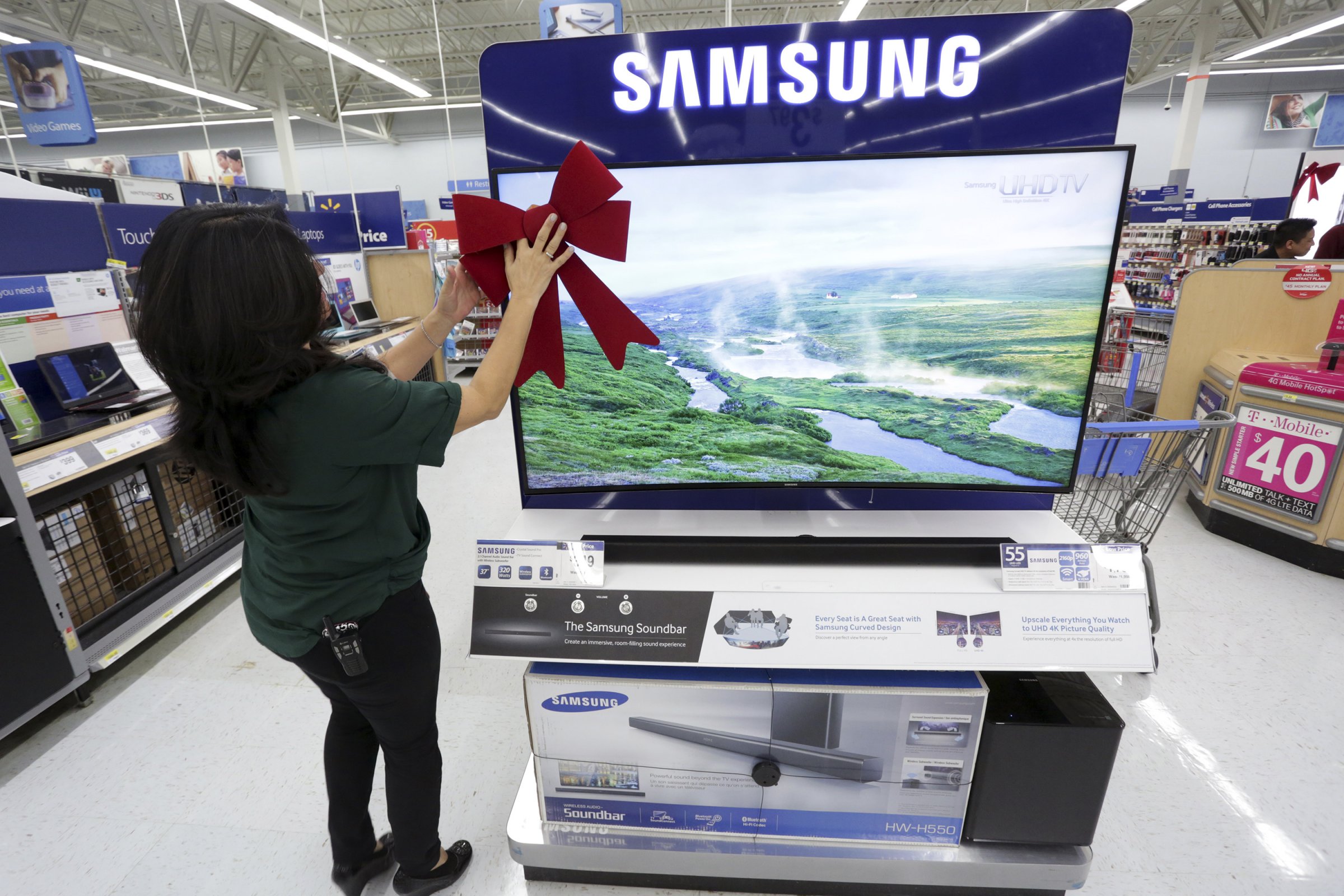 8 Apple Factories Have Shifted To India From China Samsung Already Here said IT Minister BSS