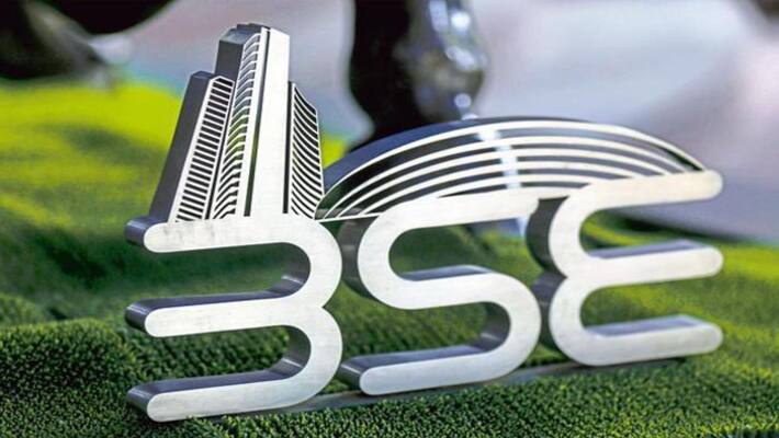 Closing Bell Nifty above 17,300, Sensex gains 459 pts on last day of 2021; metal, auto rally Closing Bell Nifty above 17,300, Sensex gains 459 pts on last day of 2021; metal, auto rally