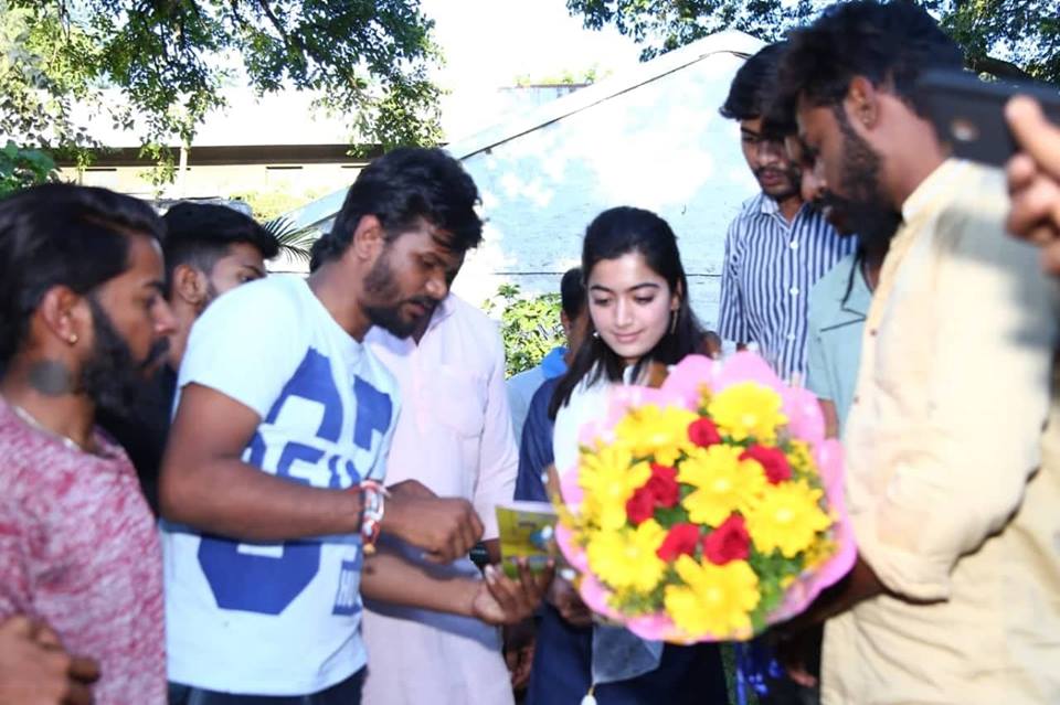 Rashmika Mandanna Visits Siddaganga Mutt