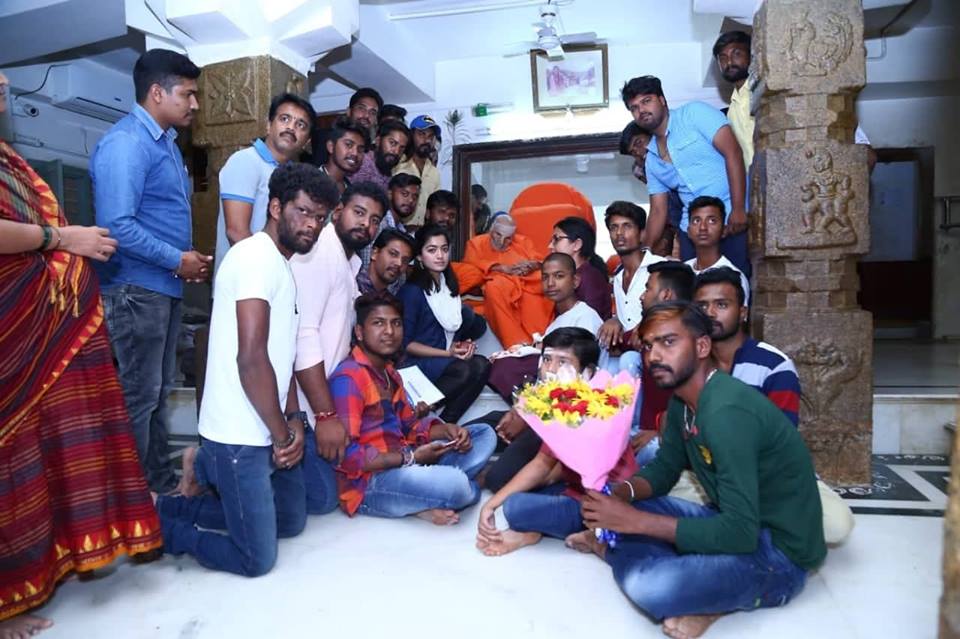 Rashmika Mandanna Visits Siddaganga Mutt