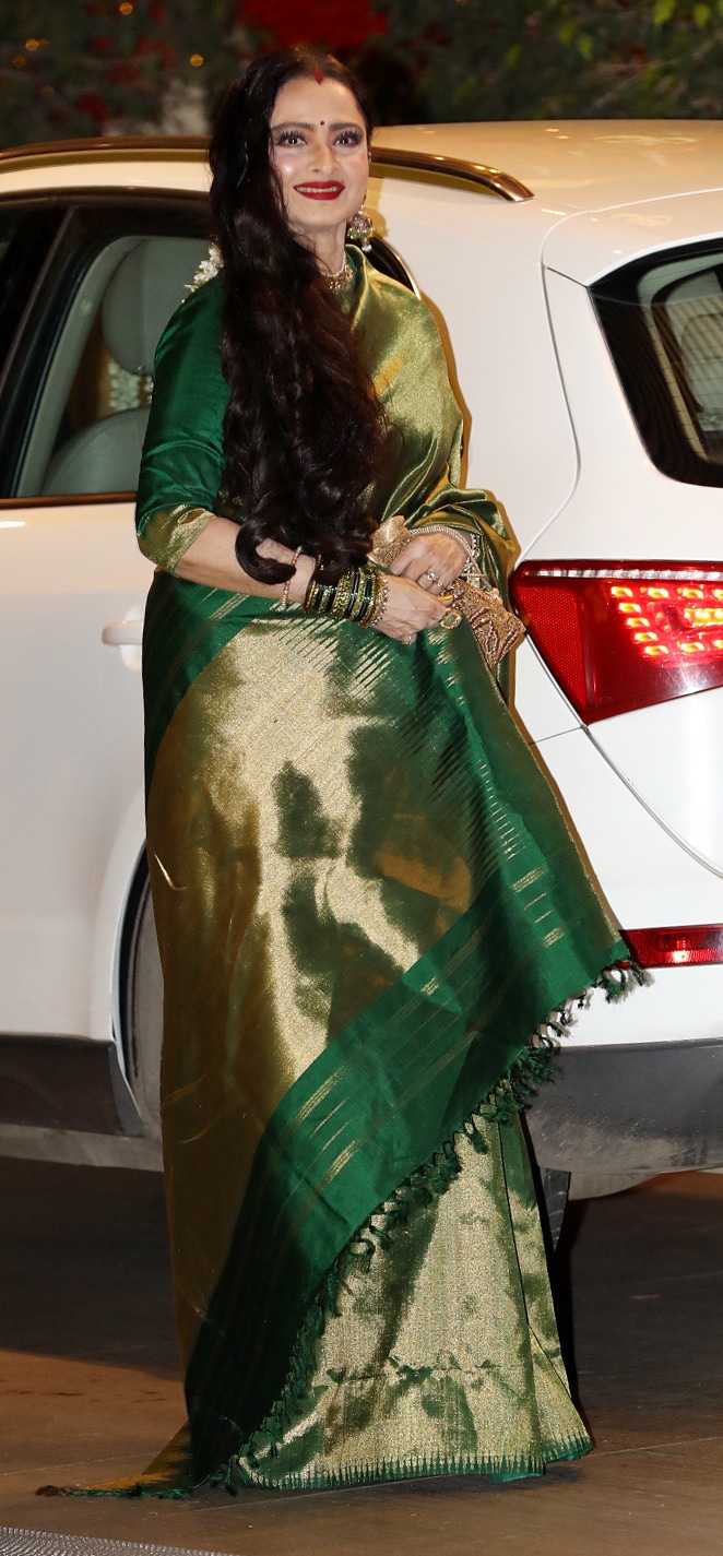 It is said that Rekha's trusted secretary Farzana is permitted inside her bedroom; not even domestic helps are allowed entry