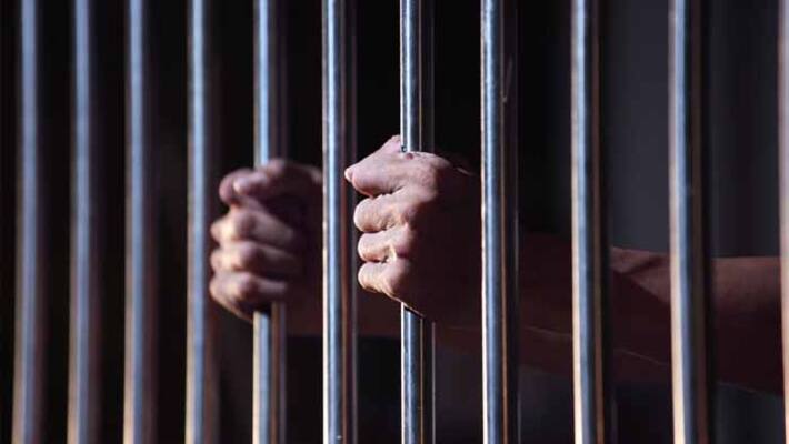 thief ran away from police station thief ran away from police station