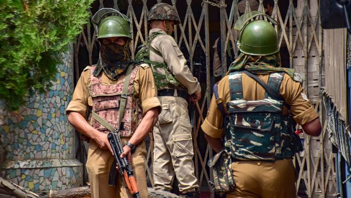 Police officer in custody after he traveled in car with hizbul terrorists Police officer in custody after he traveled in car with hizbul terrorists