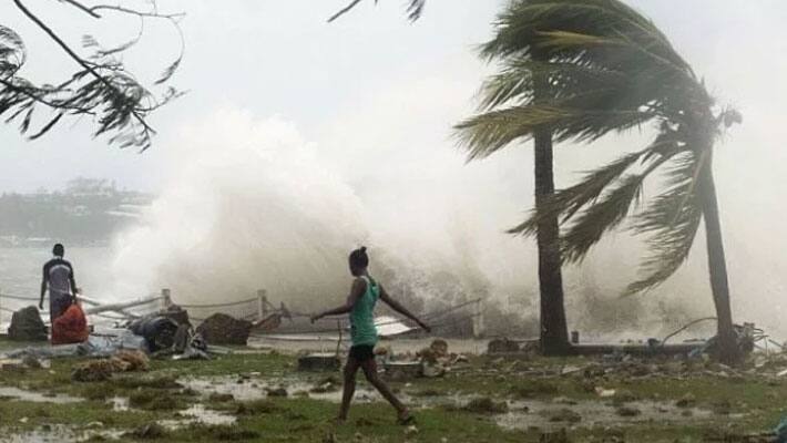 Odisha Cyclone... Coast Tonight... Weather centre