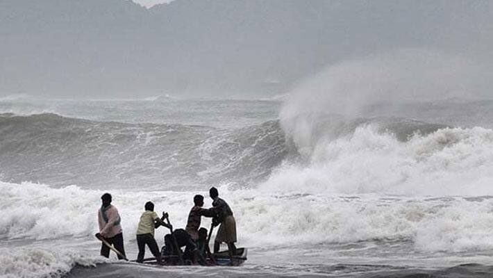 Odisha Cyclone... Coast Tonight... Weather centre