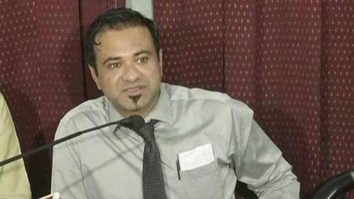 Uttar Pradesh Police arrest Gorakhpur doctor Kafeel Khan in Mumbai Uttar Pradesh Police arrest Gorakhpur doctor Kafeel Khan in Mumbai