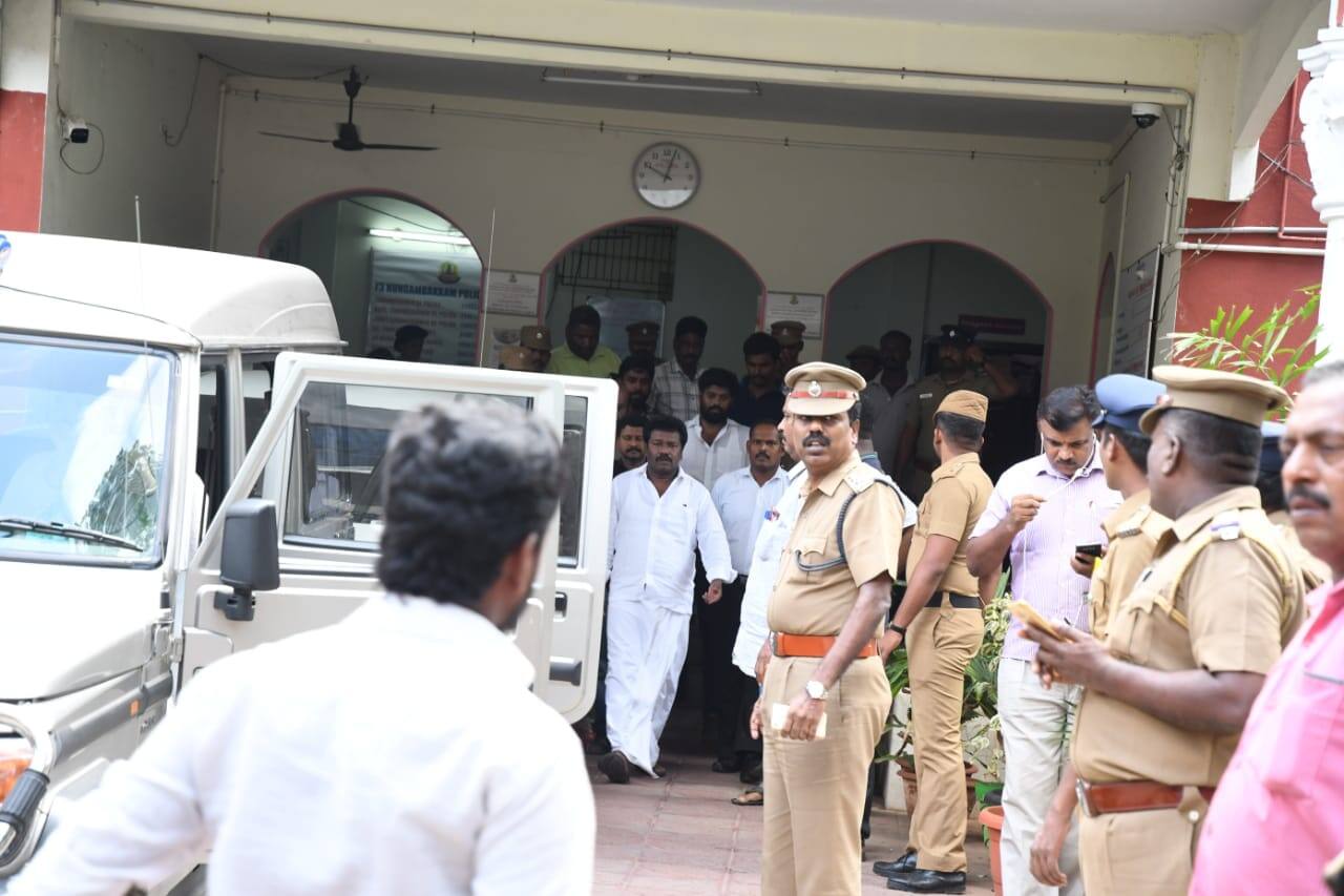Karunas shift to vellore prison from Puzhal