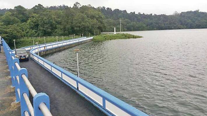 Red alert in Sholayar Dam Red alert in Sholayar Dam