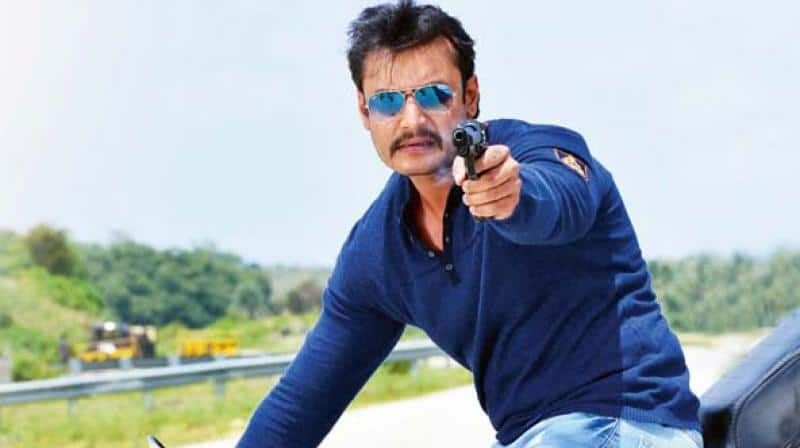 Kannada actor Darshan meets with accident in Mysuru, suffers hand fracture