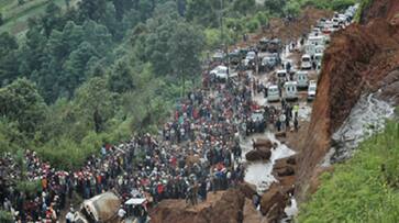 Landslide blocks road Jammu clearance operation