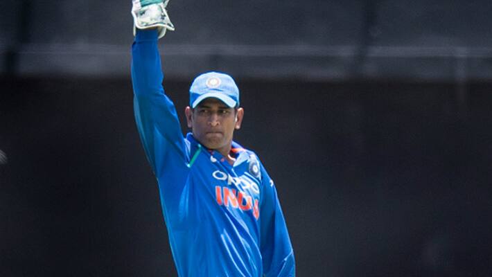 Asia Cup Cricket 2018 Bowl or will change the bowler MS Dhoni tells Kuldeep yadav Asia Cup Cricket 2018 Bowl or will change the bowler MS Dhoni tells Kuldeep yadav
