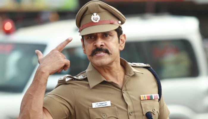 మొదట్లో విక్రమ్ సామి స్క్వేర్ పై కూడా అంచనాలు బాగానే పెరిగాయి. అయితే సినిమా 50 కోట్లతో నిర్మించగా 27 కోట్లు మాత్రమే వెనక్కి వచ్చాయి. విక్రమ్ కెరీర్ లో ఇదో పెద్ద డిజాస్టర్ లిస్ట్ లో చేరిపోయింది.