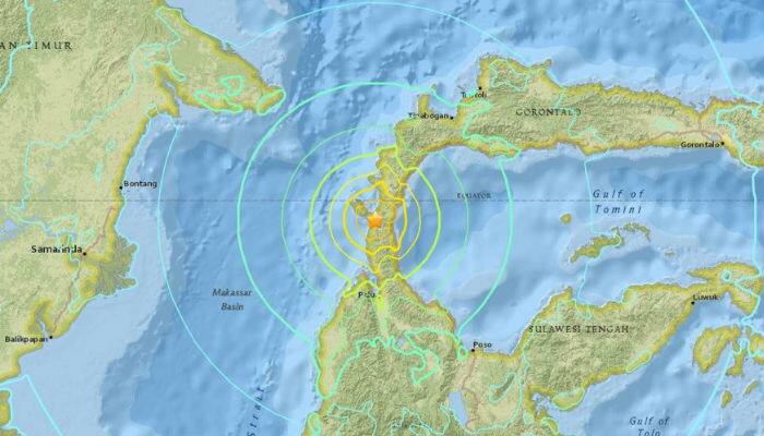384 Killed In Earth Quake and Tsunami in Indonesia