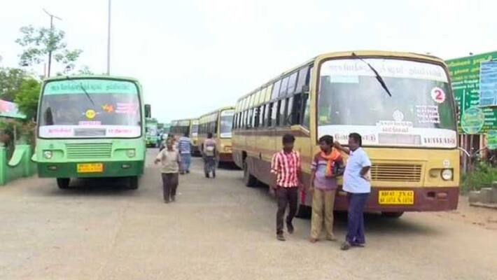 Salem bus conductor change his bus in Authur Salem bus conductor change his bus in Authur