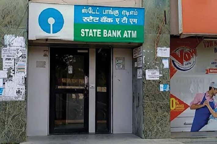 SBI take big decision: now you can withdraw money from ATM only