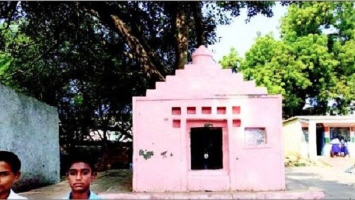 Koppal district Ballasetihalla grama Gandhi Temple is left with owner! Koppal district Ballasetihalla grama Gandhi Temple is left with owner!