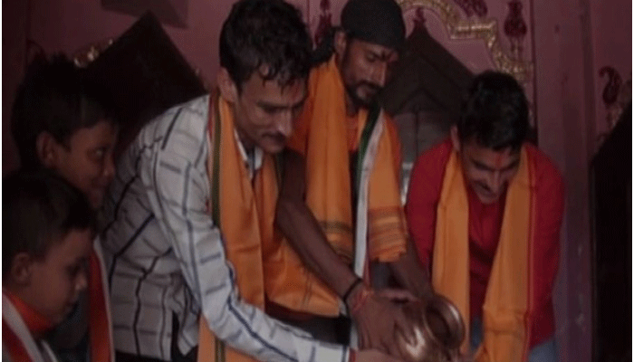 UP Muslim Family Converted To Hindu UP Muslim Family Converted To Hindu