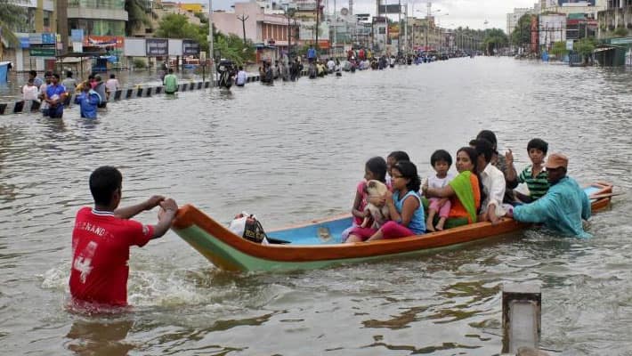 Chennai Flood: Mamallapuram -Sriharikotta near the border .. Chennai residents in panic due to continuous rain.!