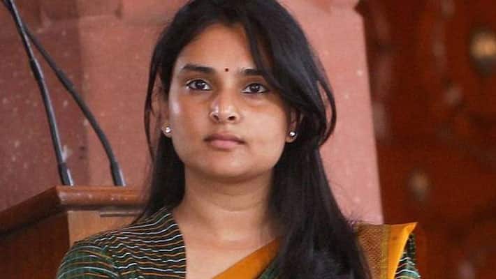 actress ramya affected for bone infection disease