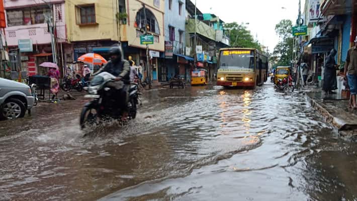 the Meteorological Department has withdrawn the Red alert at tamil nadu rains