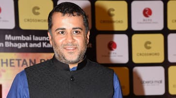 Chetan Bhagat WhatsApp chat gets leaked author apologises on Facebook