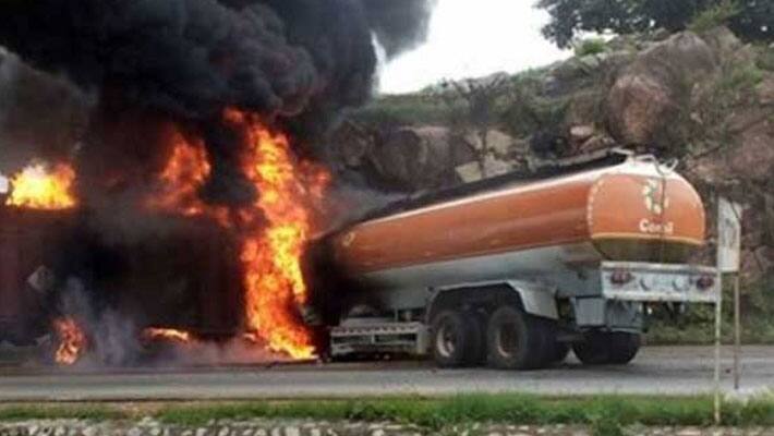 Oil Tanker Road Accident...60 Killed, 100 Burnt