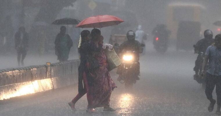 fani cyclone... heavy rain alert