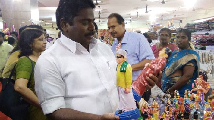 M.G.R. Jayalalitha Touching the toys purchased minister