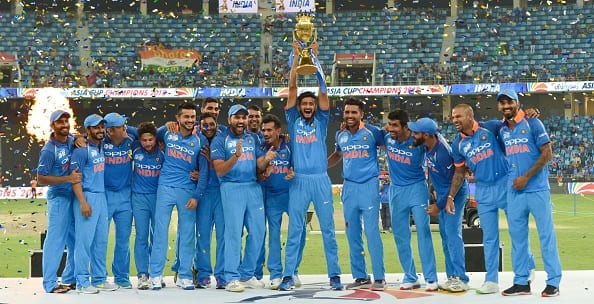 MS Dhoni asked Rohit Sharma to allow me to hold Asia Cup trophy, reveals Khaleel Ahmed