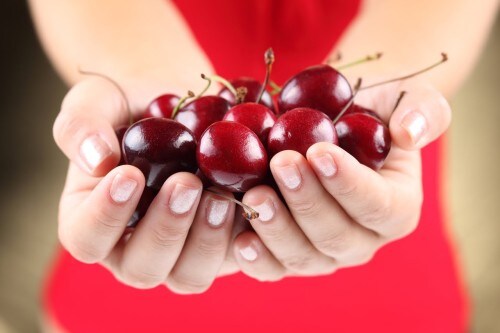 Maintains pH Balance: Cherries are alkaline in nature. Whenever there is an increase in the acidic content of the body, cherries can come in handy to balance the Ph levels by neutralizing it and preventing stomach problems like acidity or indigestion.