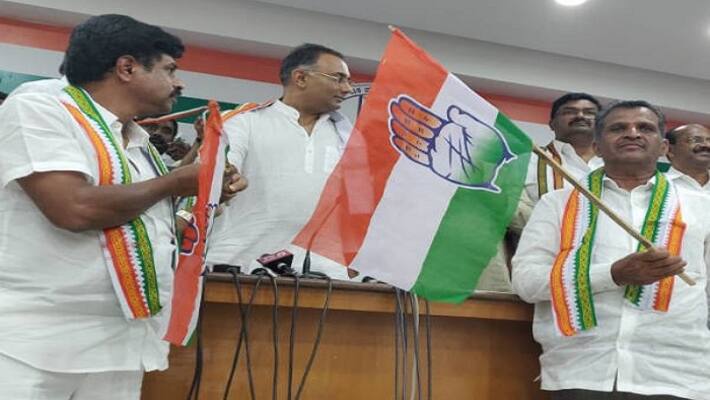 2 Ex MLas And Former IPS Officer Join Congress 2 Ex MLas And Former IPS Officer Join Congress