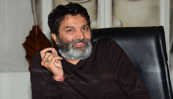 ఇక త్రివిక్రమ్ కూడా పవన్ కి మంచి హిట్టివ్వాలని కొన్ని కథలను సపరేట్ గా సెట్ చేసుకున్నట్లు సమాచారం. అజ్ఞాతవాసి డిజాస్టర్ అవ్వడంతో పవన్ రేంజ్ ని పెంచాలని మళ్ళీ త్రివిక్రమ్ పవన్ కోసం సిద్దమవుతున్నట్లు సమాచారం.